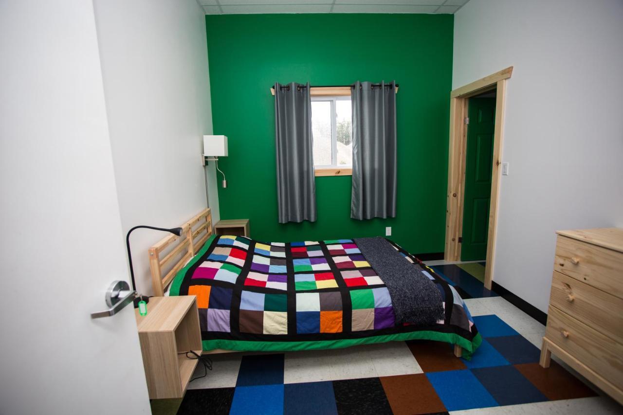 Out East Hostels - Rocky Harbour Exterior photo