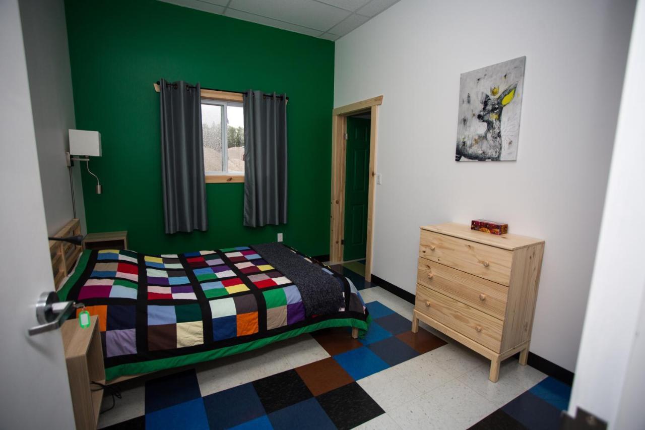 Out East Hostels - Rocky Harbour Exterior photo